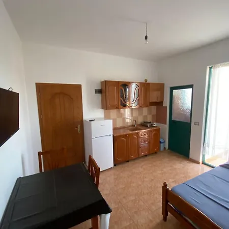 Vellezerit Celaj Velipojë