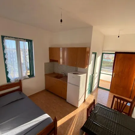 Hotel Vellezerit Celaj Velipojë