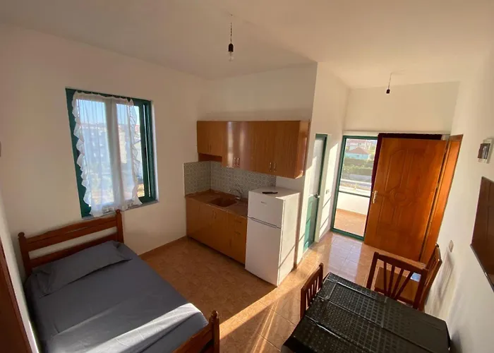 Hotel Vellezerit Celaj Velipojë