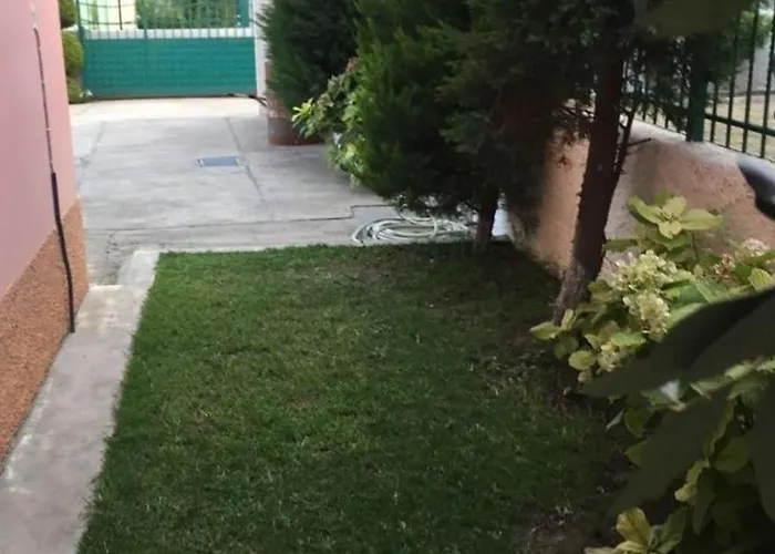 Vellezerit Celaj Hotel Velipojë